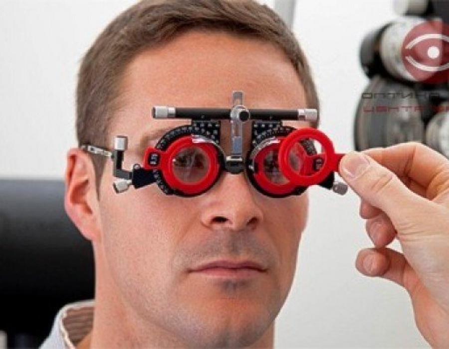 Врач зрение очки. Очки для дальнозоркости. Очки для близорукости. Очки для близоруких. Очки офтальмолога.